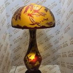 Lampa tip Galle cu cupola si montura de bronz