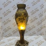 Lampa tip Galle cu suport de bronz lucrat manual