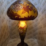 Lampa mare tip Galle cu flori