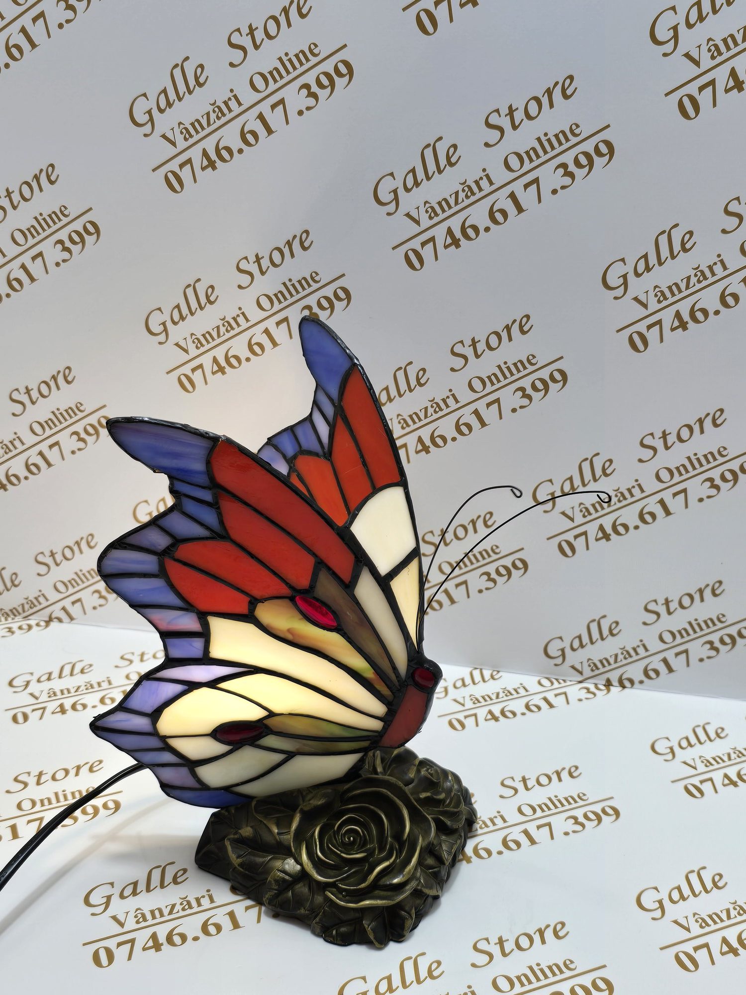 20260329_135809 Lampa Tiffany in forma de fluture - imagine 1